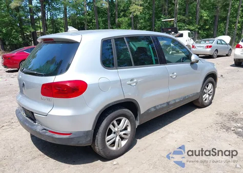 2012 Volkswagen Tiguan Le из США, поврежденный, VIN WVGAV7AX8CW542695
